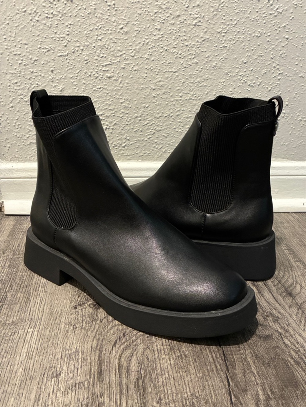 Kenneth Cole Black Platform Chelsea Ankle Boots